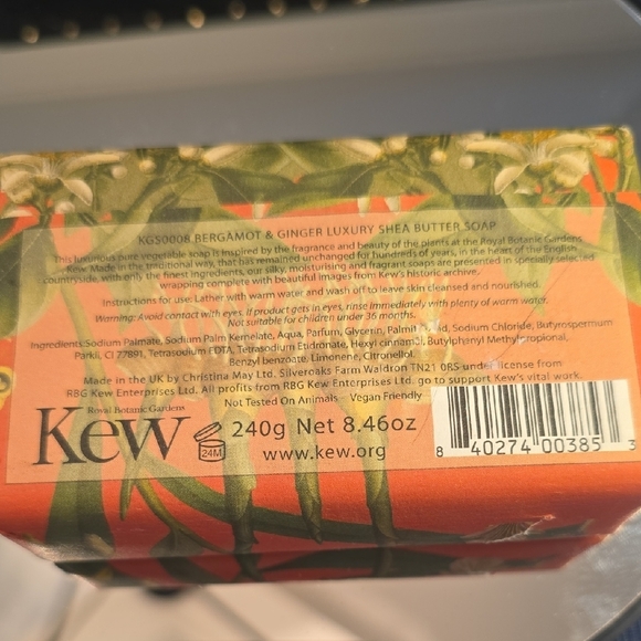 Orange Infused Body Wash for a Refreshing Bath Experience - Picture 2 of 2